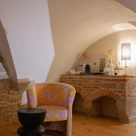 Lunaria - Fyodor Dostoyevsky's House Bed & Breakfast